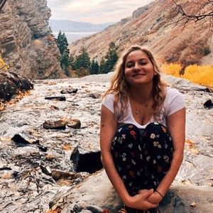 Meet your Posher, Emily